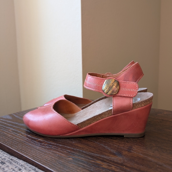 Taos Penelopeep Red Leather Ankle Strap Wedge Sandals - Picture 1 of 11